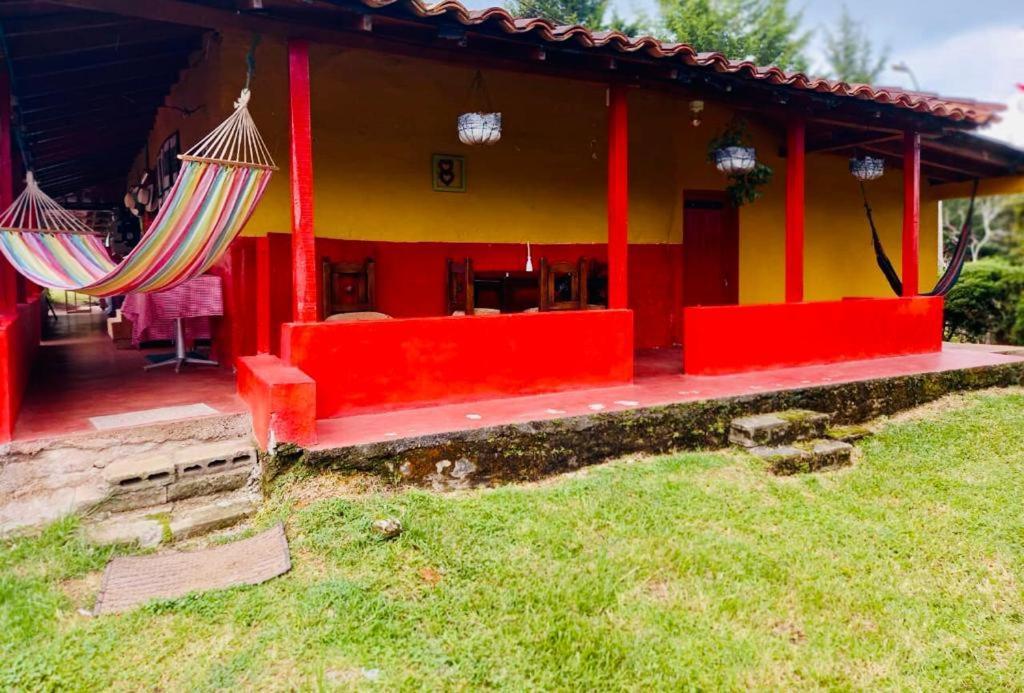 House Bed and Breakfast Guatapé Buitenkant foto